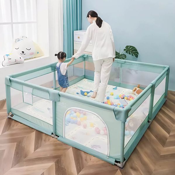 Детский манеж Terrio Classic XL 180х200 см Серый с двумя ручками и 60 разноцветными мячами TQ-312G фото